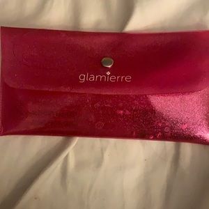 Makeup brushes with matching case